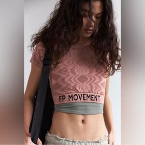 FP Movement Run the Distance Baby Tee Pink Crop Top SZ XS